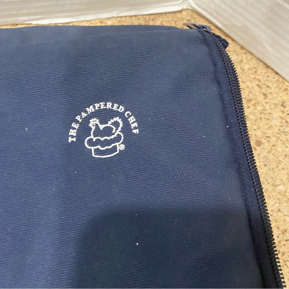 The Pampered Chef Insulated Casserole Dish Carrying Case Tote Zippered Bag - Picture 5 of 6